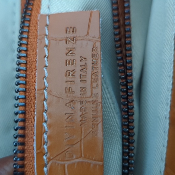 HP. Made in Italy Divina Firenze Embossed Alligator Leather 2-Way Bag - Picture 7 of 14